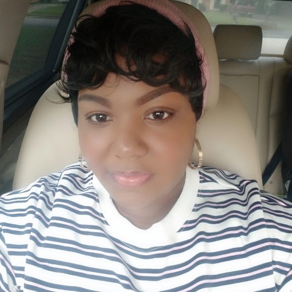 Meet your Posher, Hinithia - Picture 1 of 1